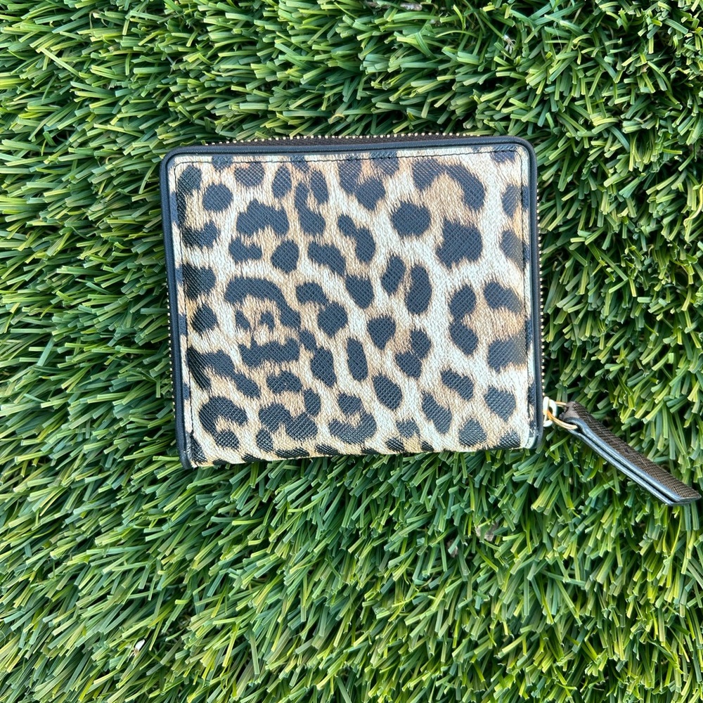 Small cheetah zipper wallet